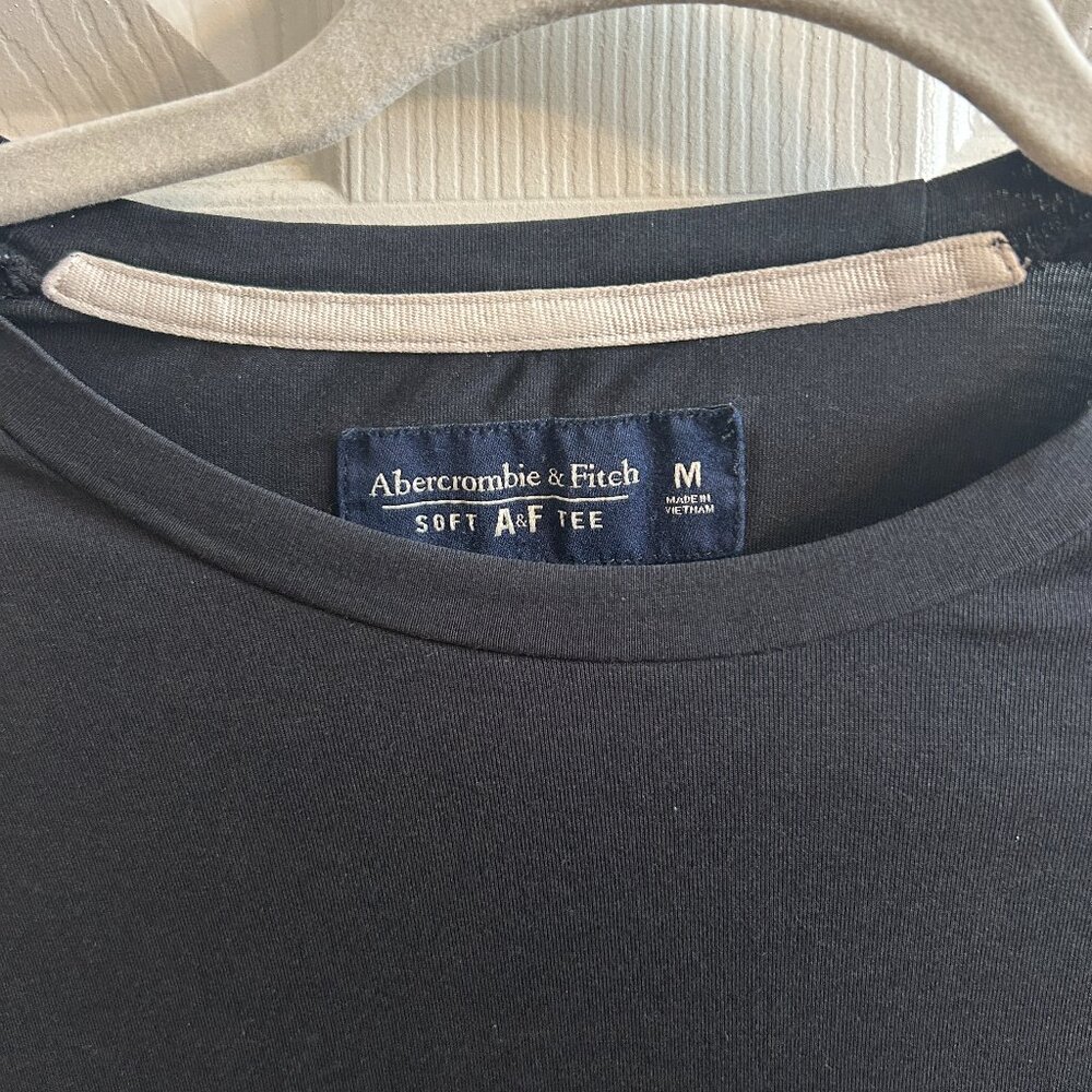 EUC - Abercrombie and Fitch Black Long-Sleeved “Soft A&F” Men’s Tee - Sz M